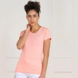 NWT. Women’s  under armour shirt